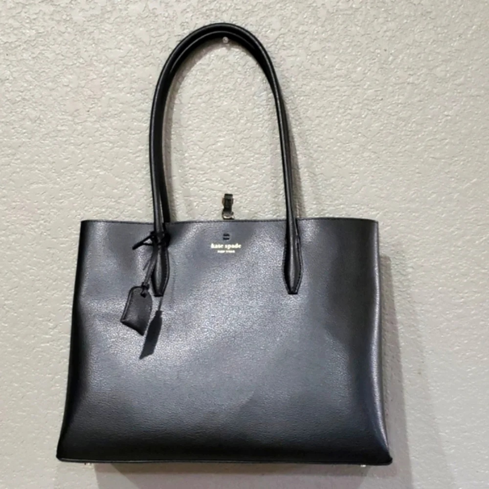 Kate Spade black Leather tote bag size Large New